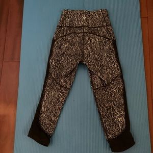 Lululemon Cropped exercise pants